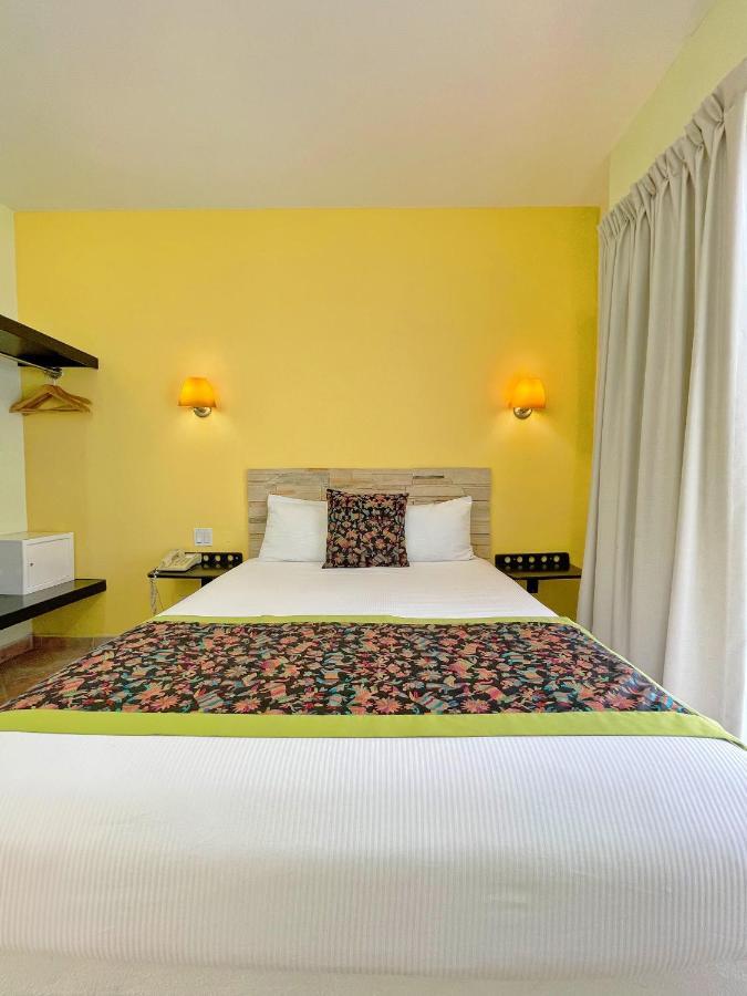 Seven Crown Express & Suites By Kavia Cabo San Lucas Exterior photo
