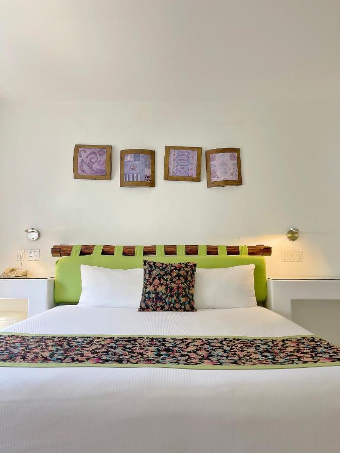 Seven Crown Express & Suites By Kavia Cabo San Lucas Exterior photo