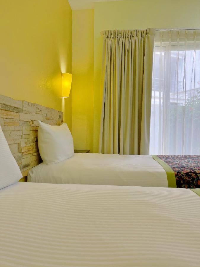 Seven Crown Express & Suites By Kavia Cabo San Lucas Exterior photo