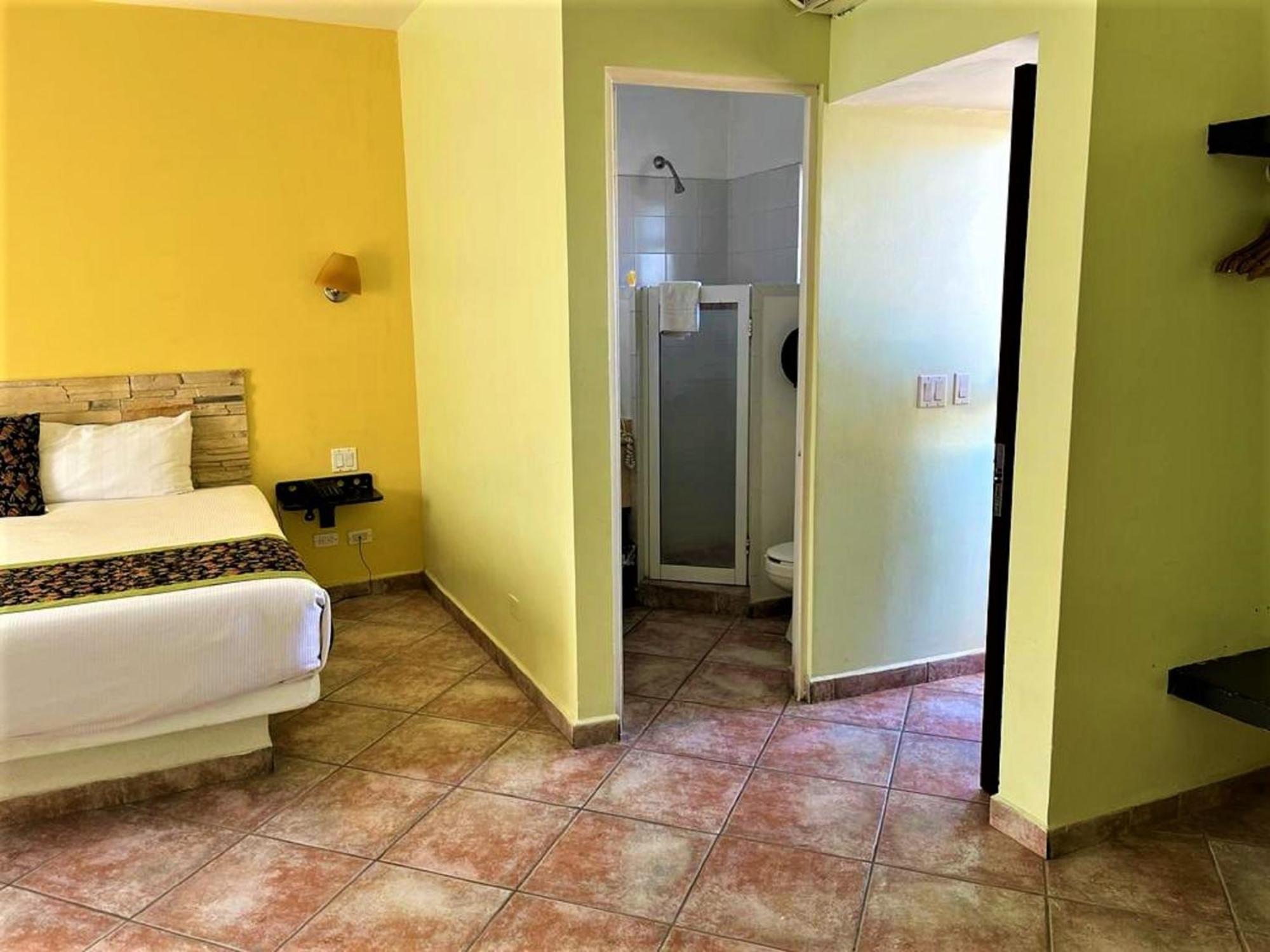 Seven Crown Express & Suites By Kavia Cabo San Lucas Exterior photo