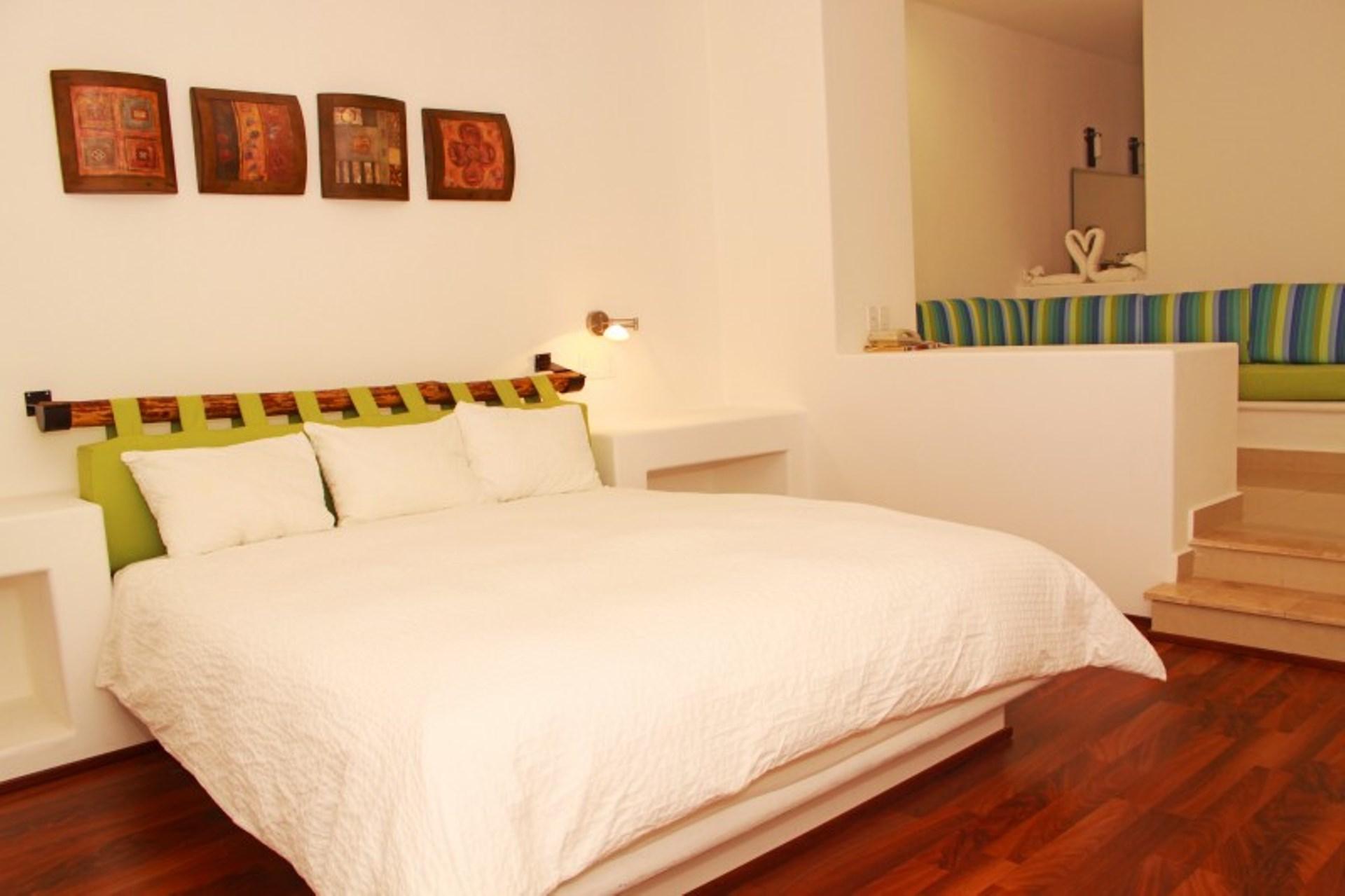 Seven Crown Express & Suites By Kavia Cabo San Lucas Exterior photo