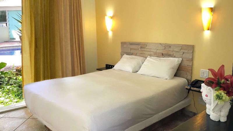 Seven Crown Express & Suites By Kavia Cabo San Lucas Exterior photo