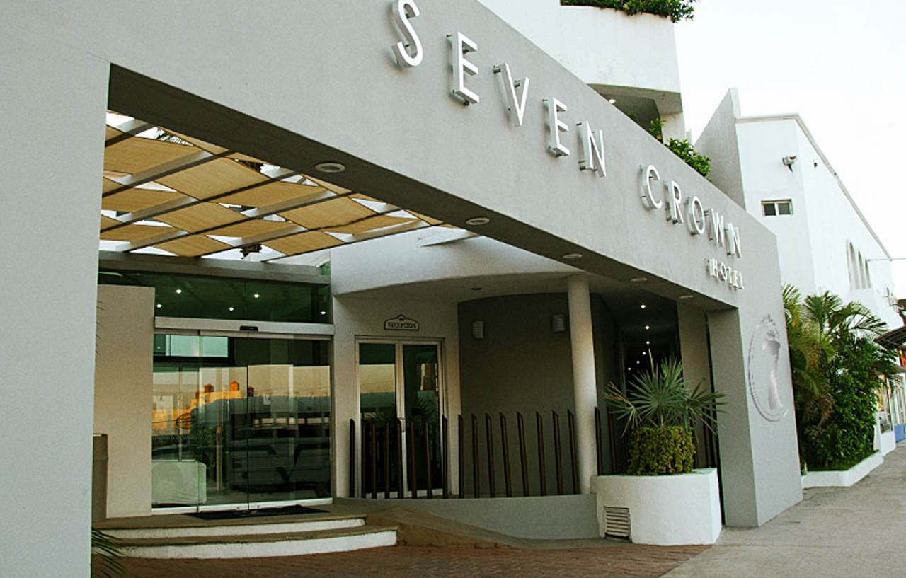 Seven Crown Express & Suites By Kavia Cabo San Lucas Exterior photo